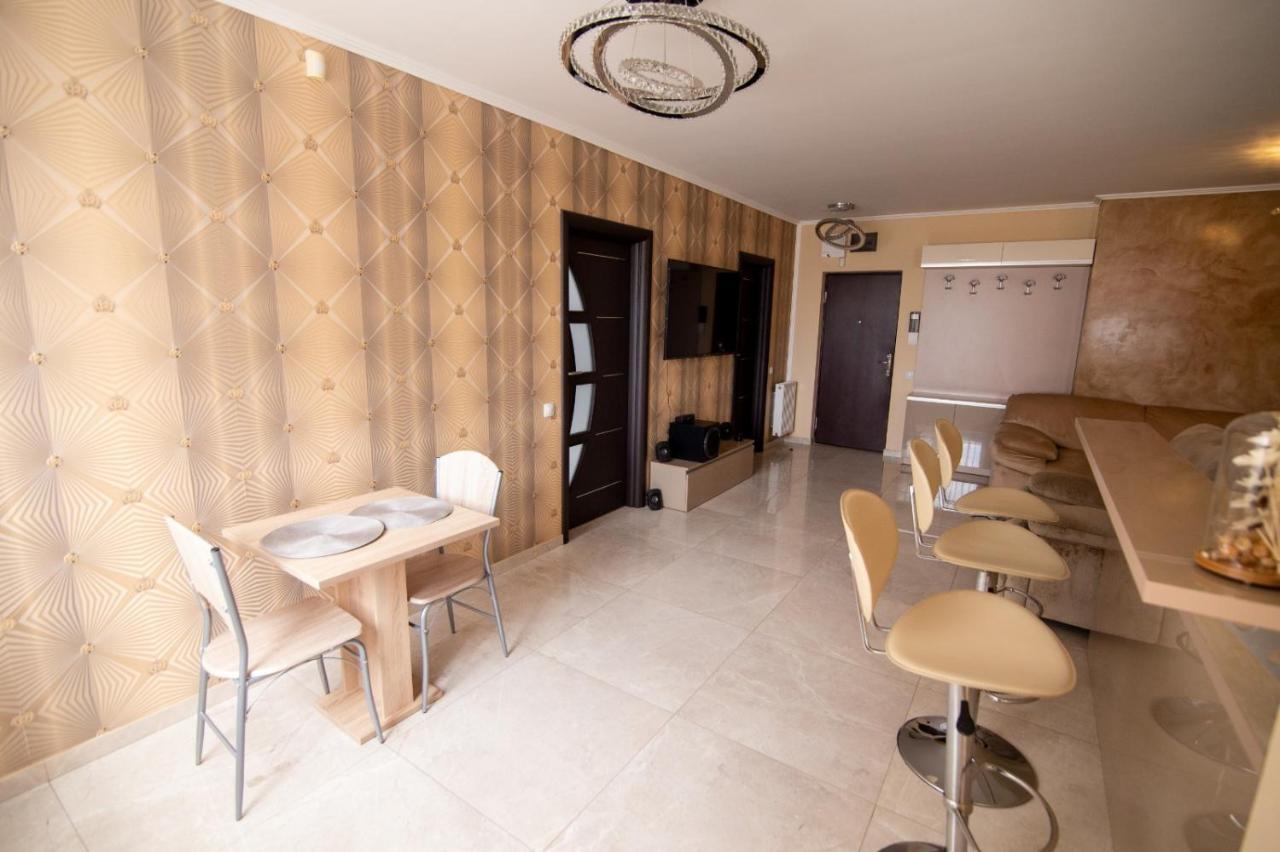 Royal Central Apartament Appartamento Gran Varadino Esterno foto