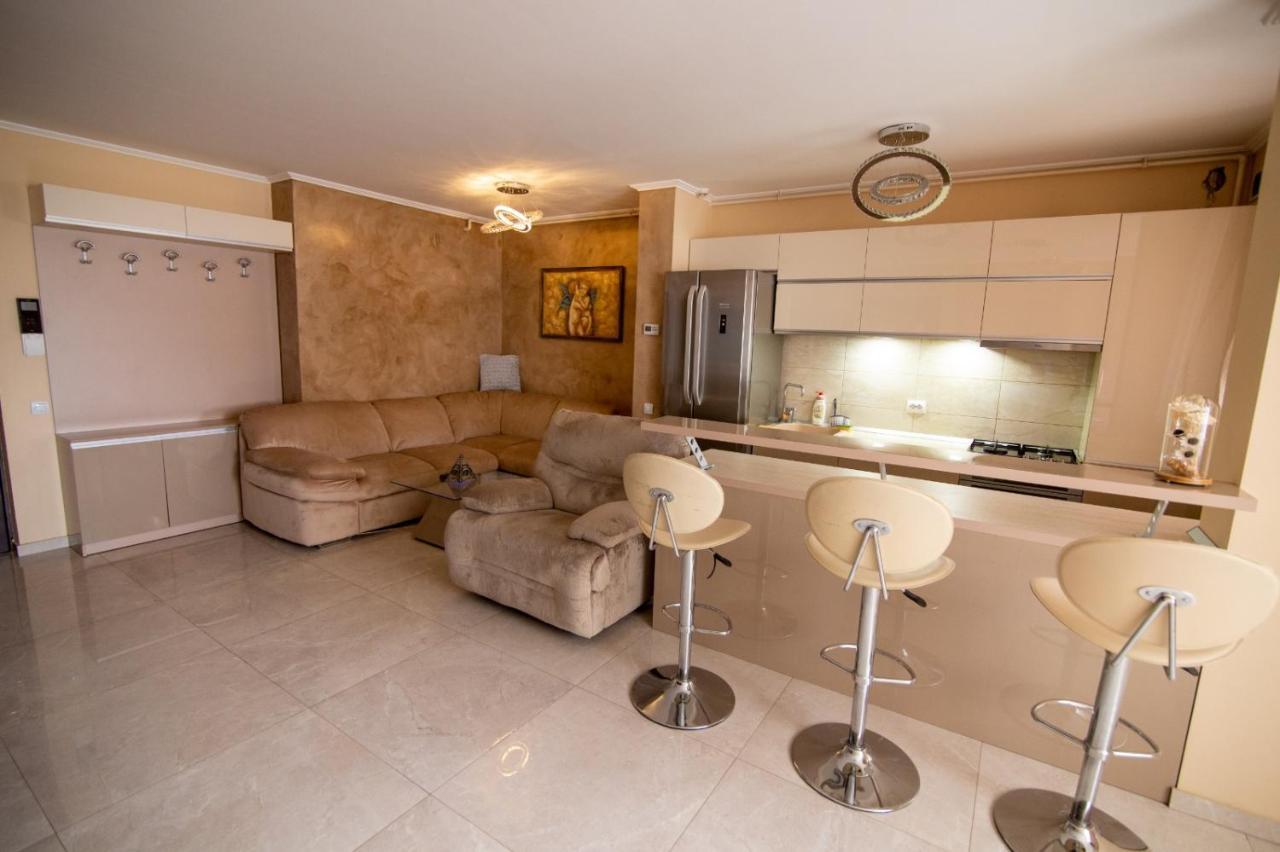 Royal Central Apartament Appartamento Gran Varadino Esterno foto
